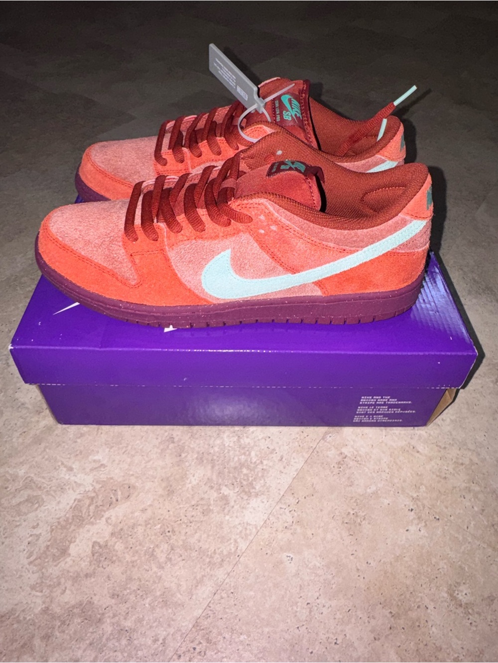 Nike SB Dunk Low Pro / Mystic Red